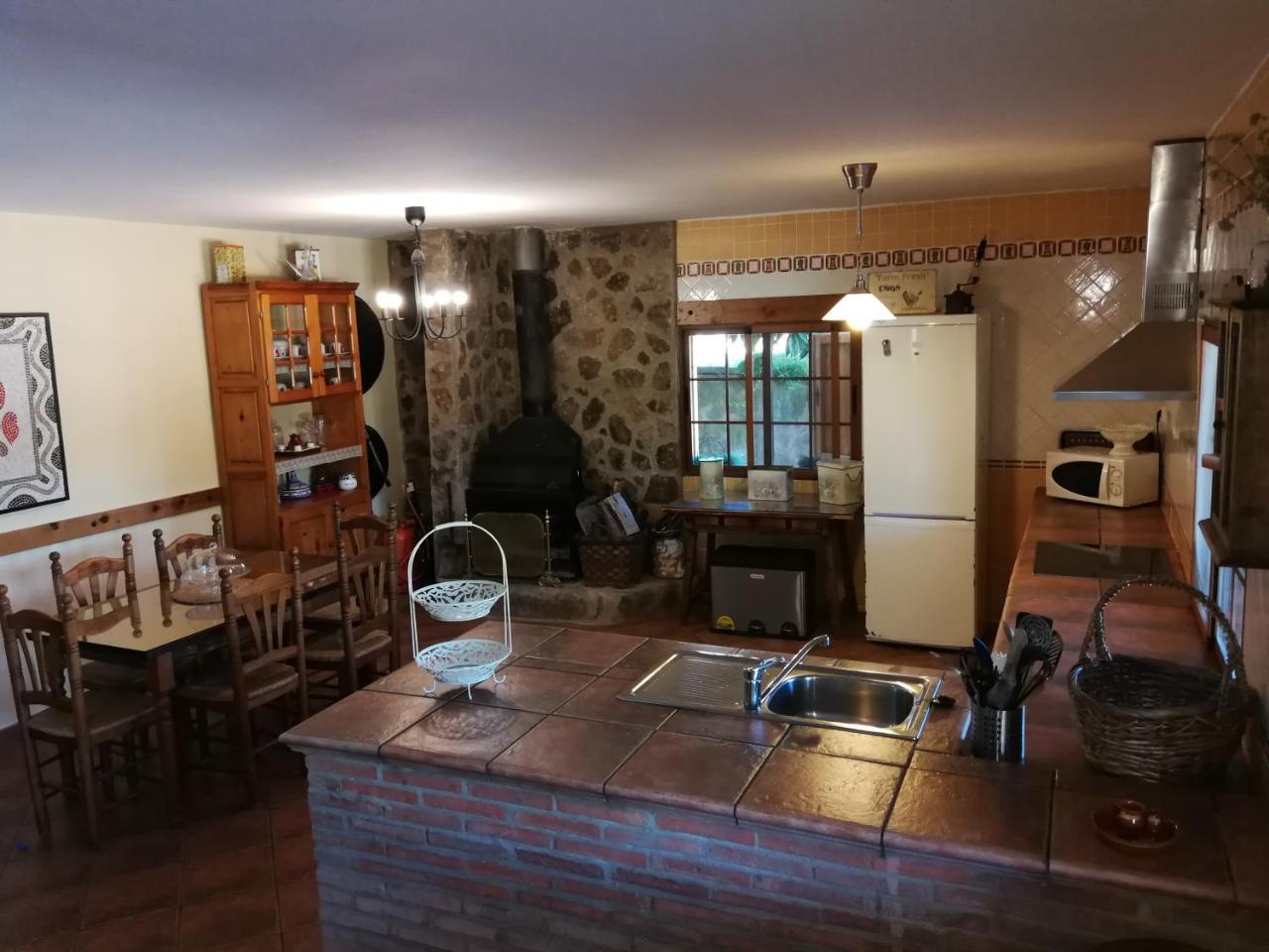 Casa Rural Balcon Del Camino Viejo Валенсия-де-Алькантар Экстерьер фото